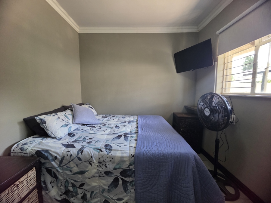 To Let 6 Bedroom Property for Rent in Riebeeckstad Free State